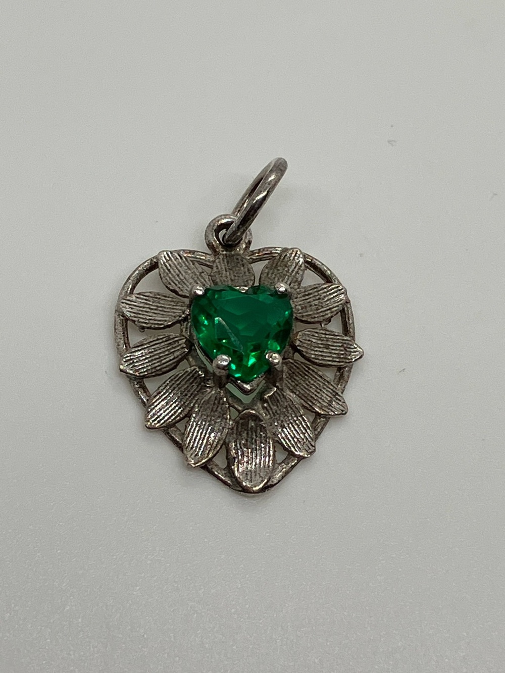 Vtg 925 Emerald Green Glass Heart Leaf Feather Sterling Silver Charm